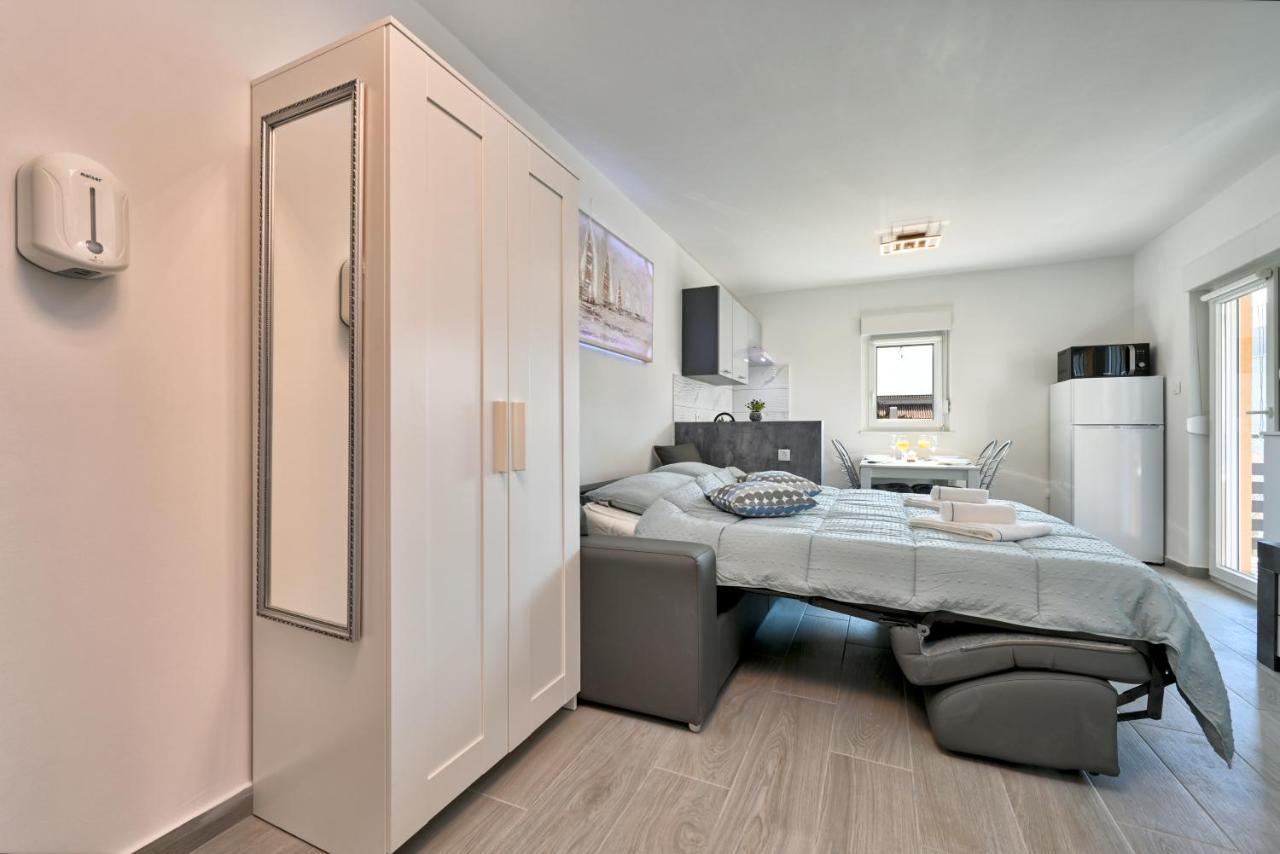 Apartman Michael / Novalja / Zrce Esterno foto
