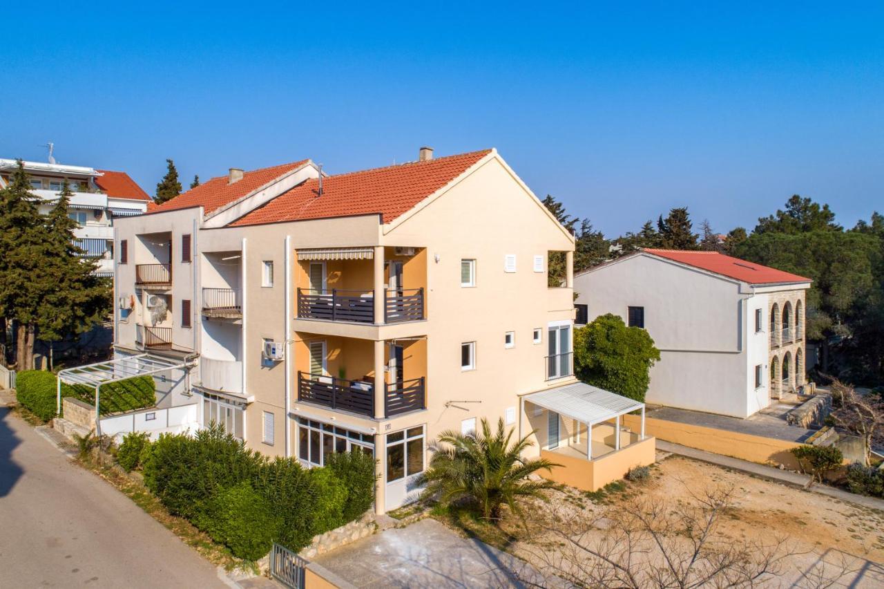 Apartman Michael / Novalja / Zrce Esterno foto